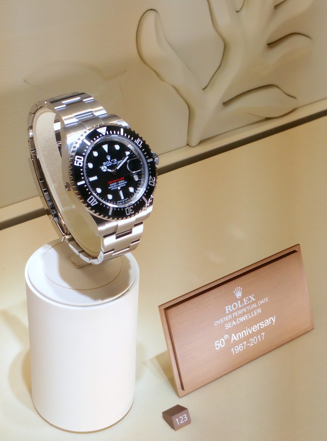 Просто названный Rolex Oyster Perpetual Sea-Dweller, Rolex фактически представил его как модель 50-летия в своих окнах вокруг своего стенда Baselworld